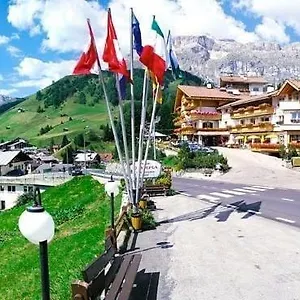 Hotel Dolomites Base Camp Olympia, Arraba